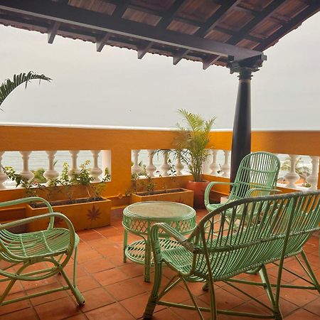 La Plage Seaview Suites Pondicherry Exterior foto