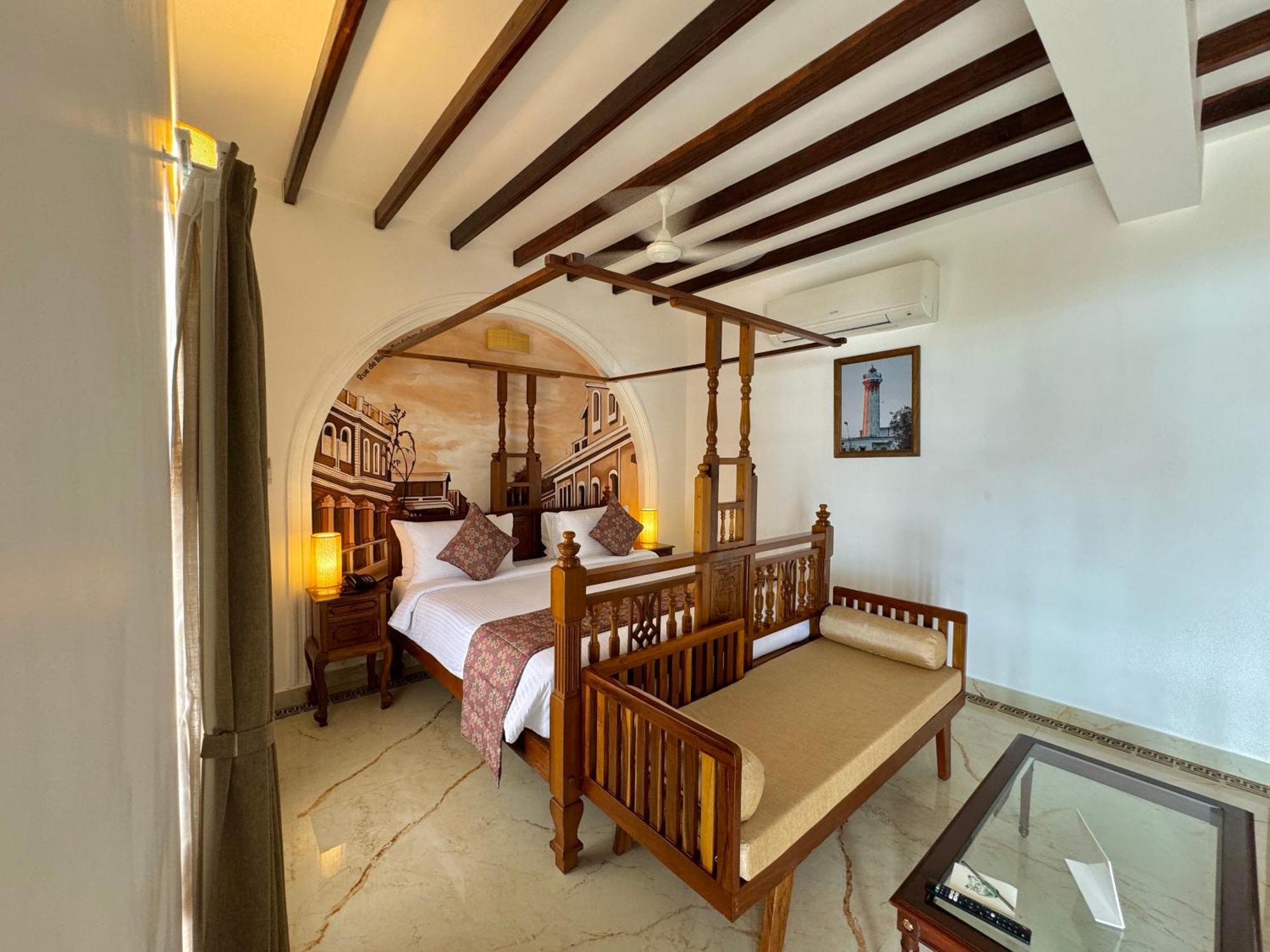 La Plage Seaview Suites Pondicherry Exterior foto