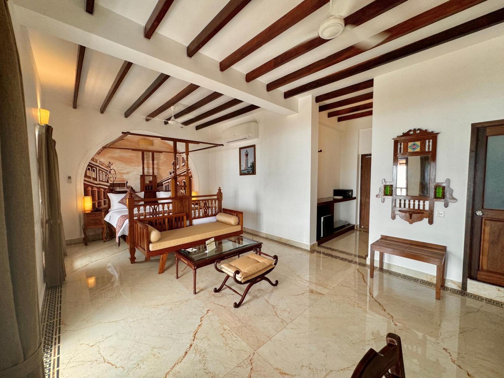 La Plage Seaview Suites Pondicherry Exterior foto