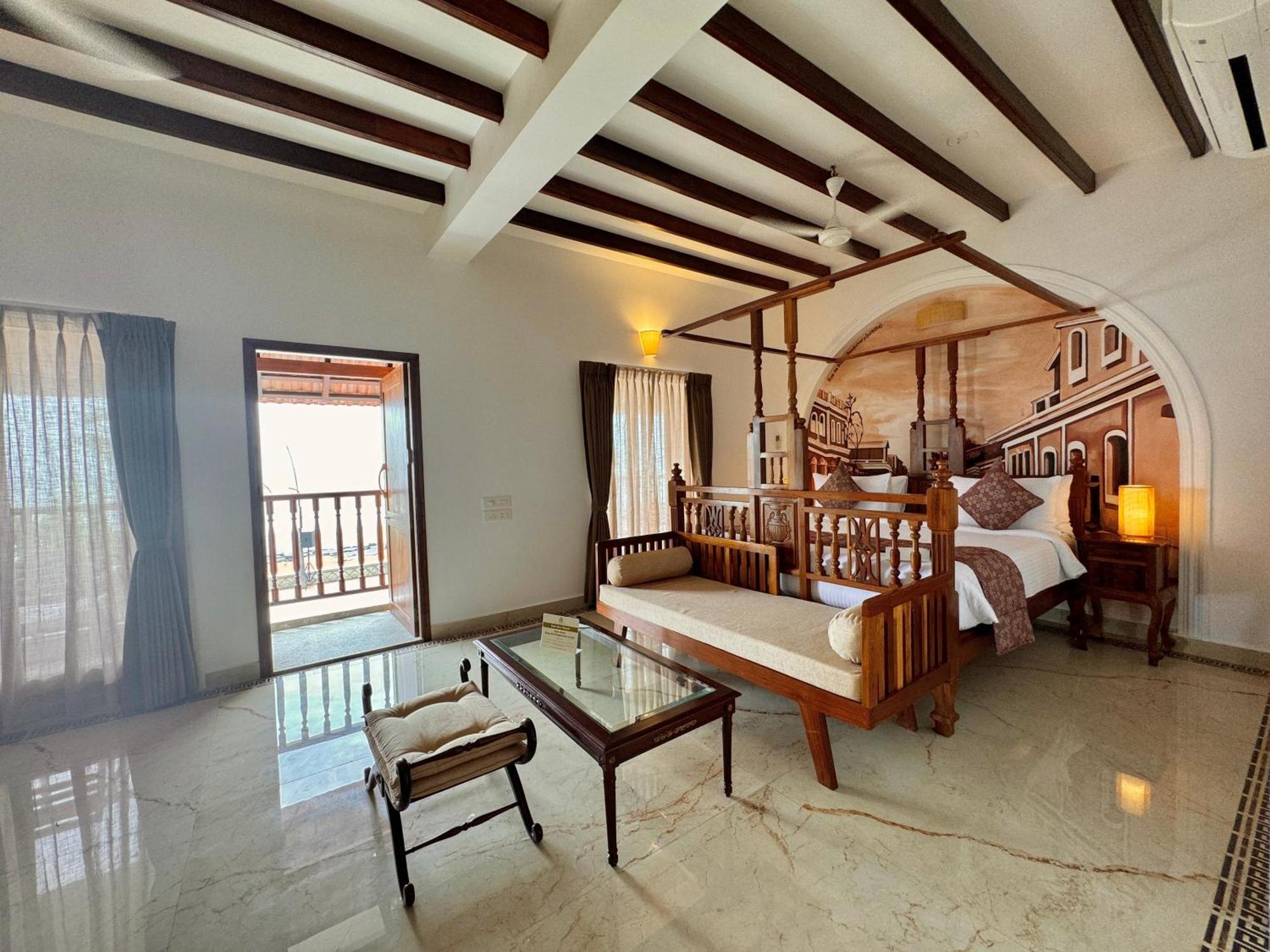 La Plage Seaview Suites Pondicherry Exterior foto