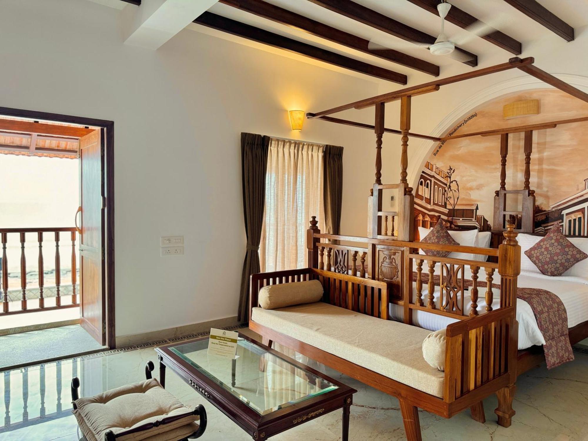 La Plage Seaview Suites Pondicherry Exterior foto