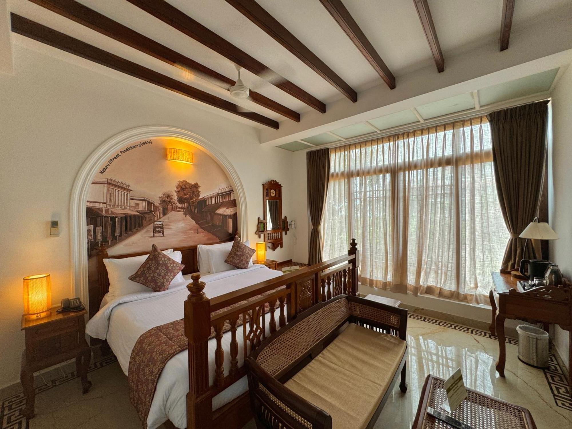 La Plage Seaview Suites Pondicherry Exterior foto