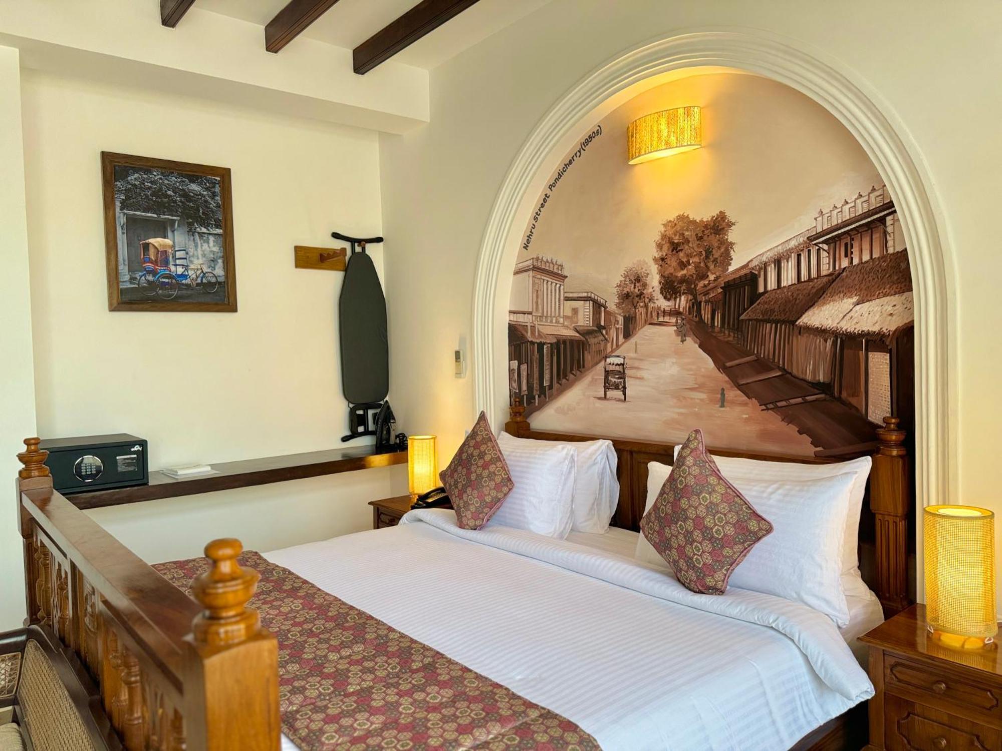La Plage Seaview Suites Pondicherry Exterior foto
