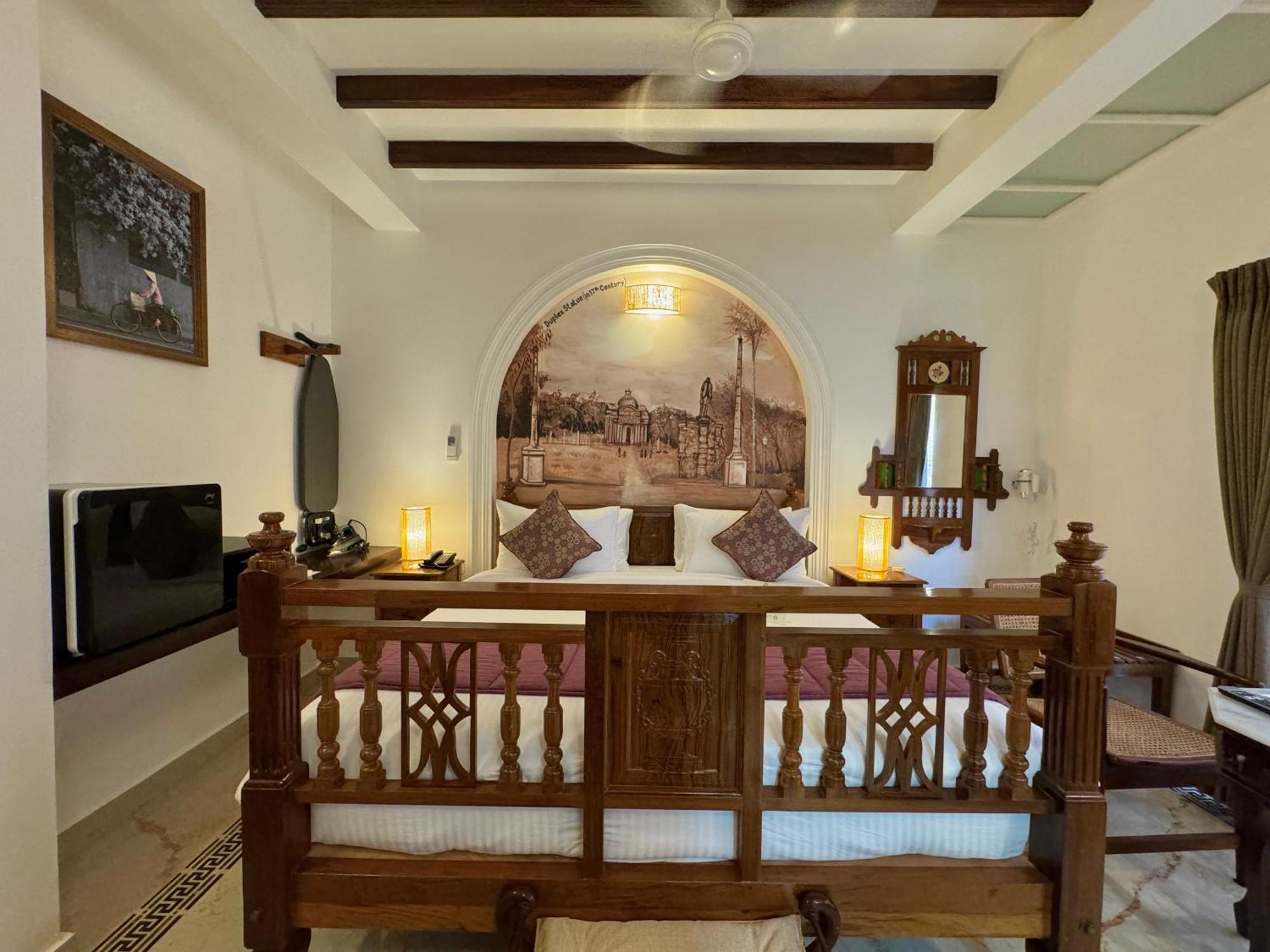 La Plage Seaview Suites Pondicherry Exterior foto