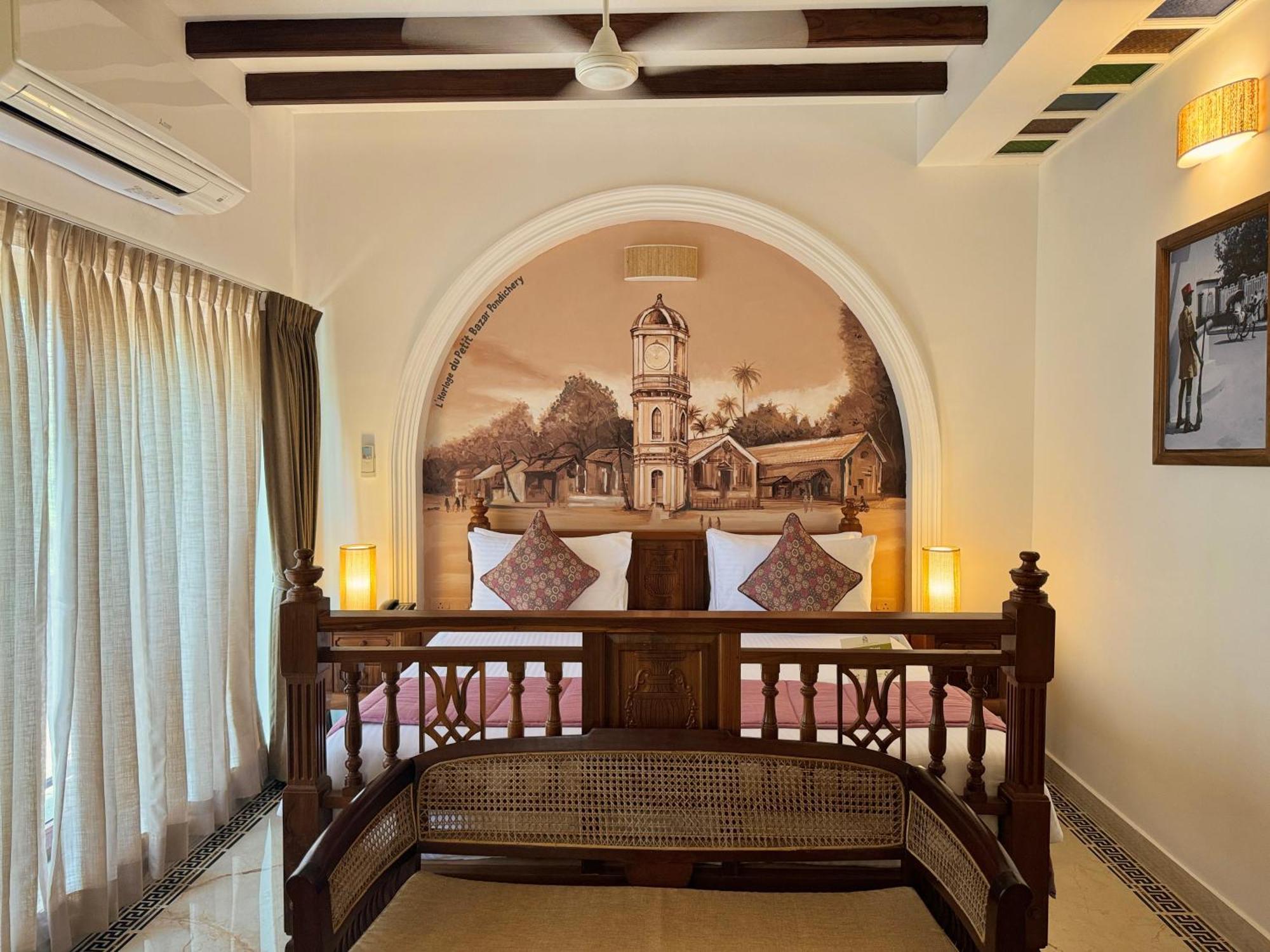 La Plage Seaview Suites Pondicherry Exterior foto